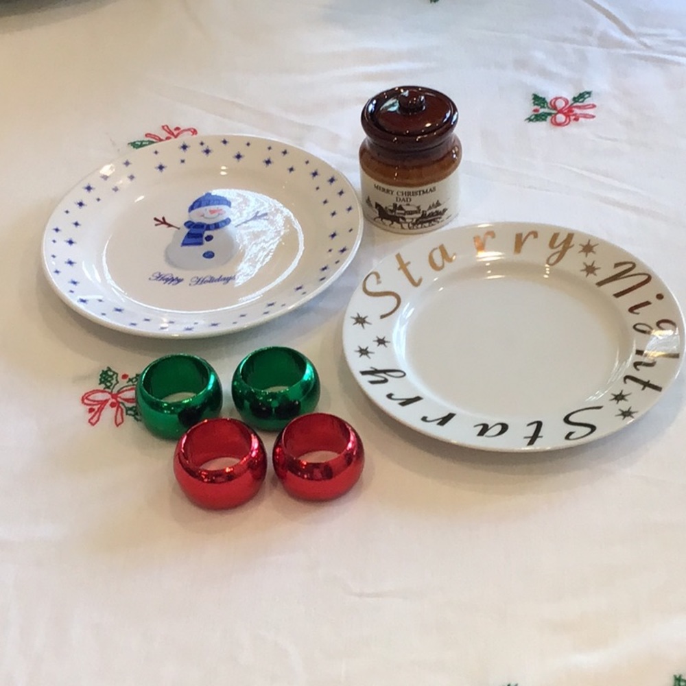 2 holiday plates, 4 napkin rings and a very small covered canister.